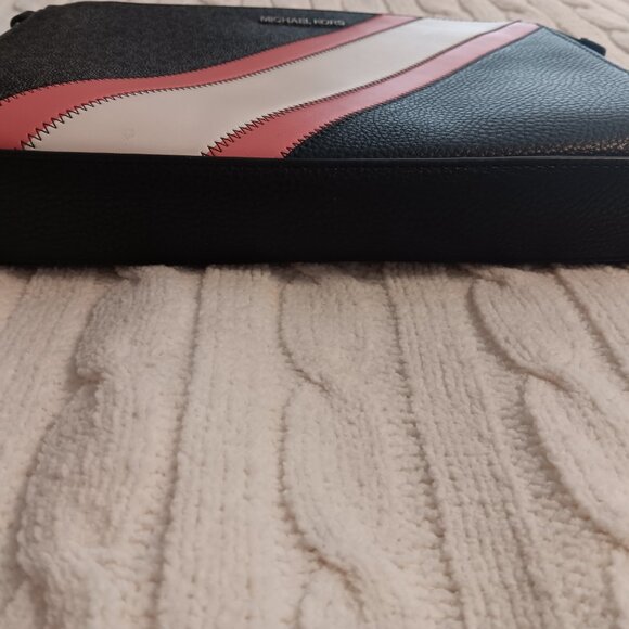 Michael Kors Cooper large striped clutch - Picture 7 of 7